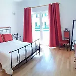 Ocean Ericeira, By Center & 360 Views Holiday home *